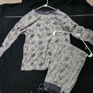 Harry Potter. Gray Pajama Set with Long Sleeves and Playful Prints